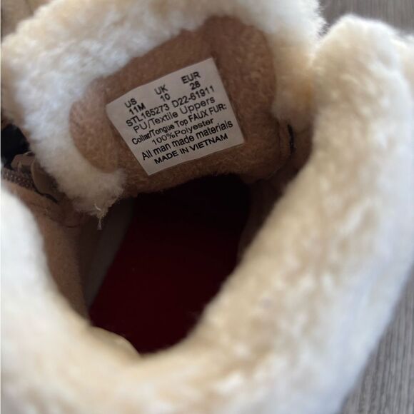 Sperry Brown Boots with Pink Laces - Picture 4 of 6